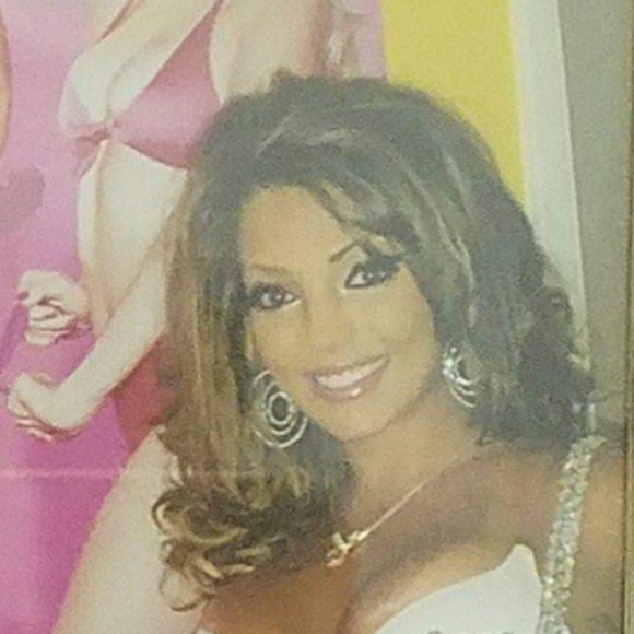 Meet your Posher, Erica - Picture 3 of 3